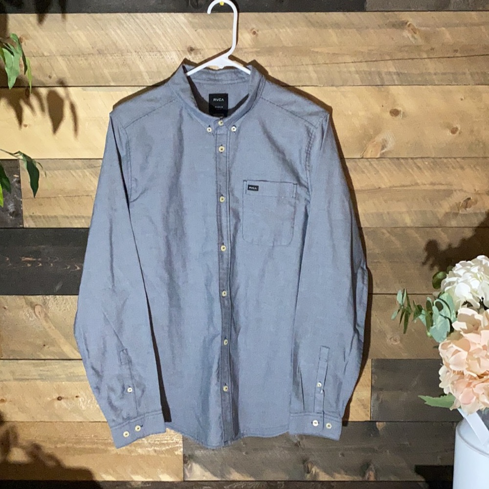 COPY - Men’s RVCA slim fit button shirt size M